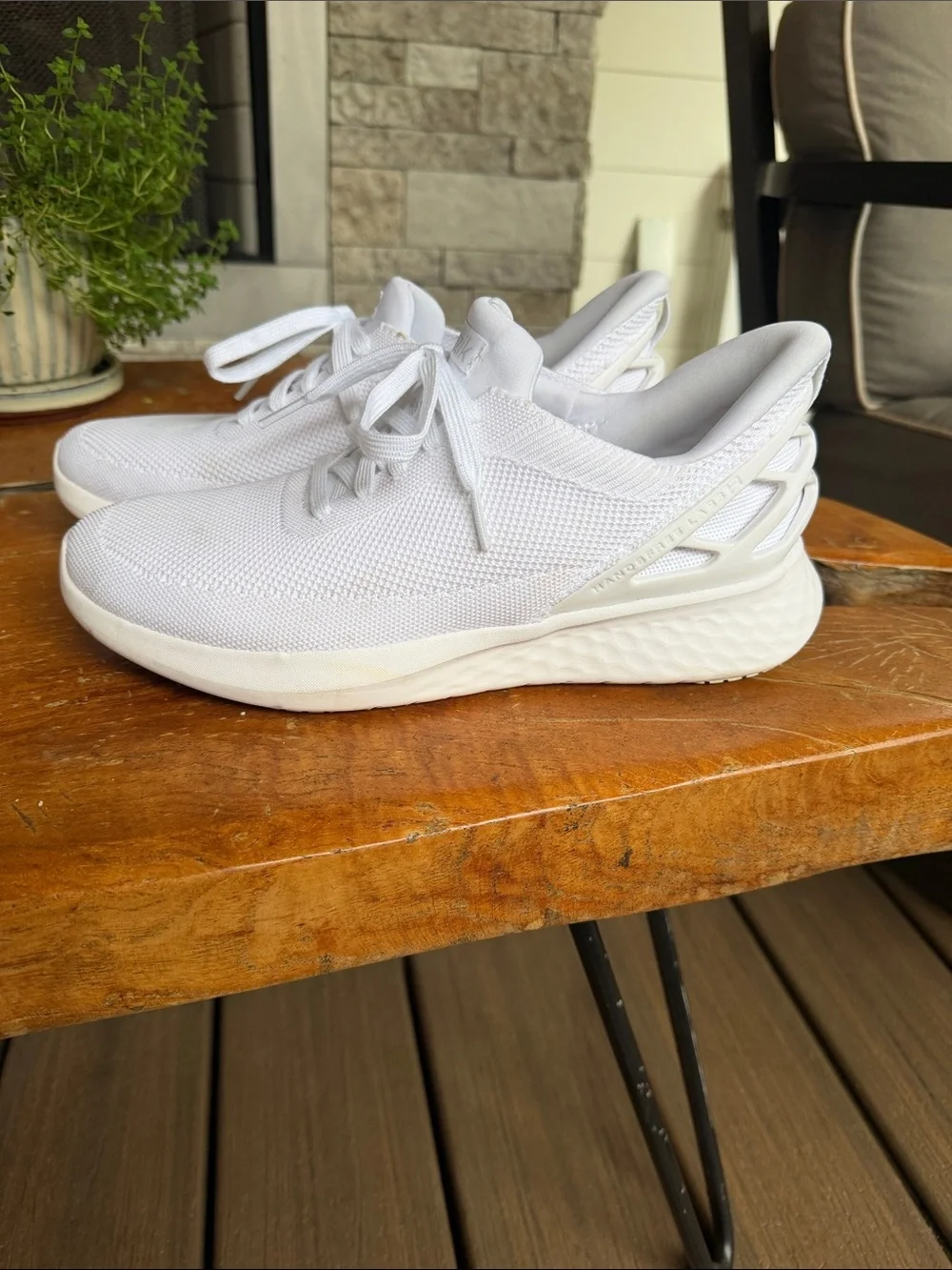 KIZIK Athens Hands-Free Sneaker
